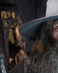 Ian McKellen retrouve Gandalf pour la bonne cause