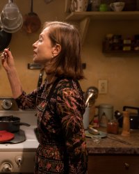 Isabelle Huppert est une psychopathe qui piège Chloë Grace Moretz dans Greta