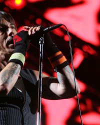 Les Red Hot Chili Peppers sont de retour avec "Dark Necessities"