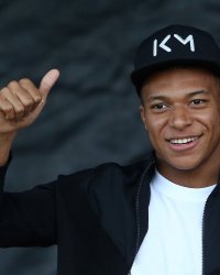 Le fils de Laurent Voulzy rend hommage à Kylian Mbappé en chanson