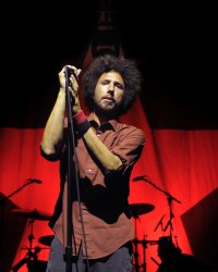 Zack de la Rocha dévoile son tout premier single solo, "Digging for Windows"