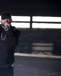 Eminem met au défi ses fans de rapper aussi vite que lui