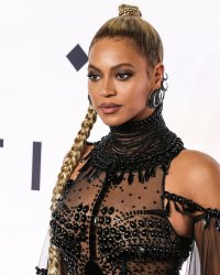 Beyoncé se blesse en concert, ses fans se scarifient par solidarité