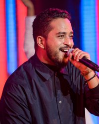 Slimane va faire ses premiers pas au cinéma
