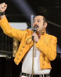 Kad Merad se lance dans la musique : "J'ai décidé vraiment d'être chanteur"