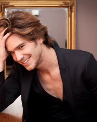 Amaury Vassili tacle Aznavour, Zazie et M. Pokora
