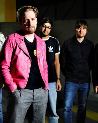 Quand Kaiser Chiefs sombre dans l'ultra commercial avec "Stay Together"