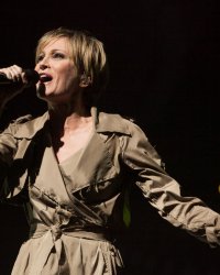 Patricia Kaas dévoile un single sur les attentats du 13 novembre