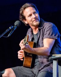 Tupac et Pearl Jam, bientôt au Rock and Roll Hall of Fame ?