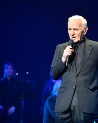 Charles Aznavour est mort : retour sur 5 tubes incontournables