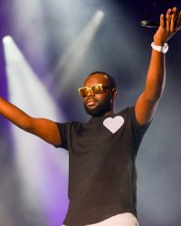 Maître Gims, bientôt en tournée, passera par le Stade de France