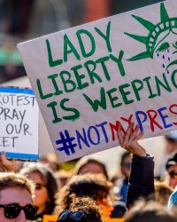 Gorillaz, Arcade Fire, Fiona Apple : les hymnes anti-Trump se multiplient