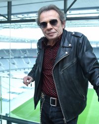 Philippe Manoeuvre invite 1 000 rockeurs à jouer au Stade de France