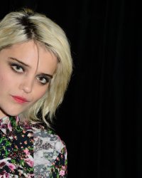 Sky Ferreira tease un nouveau single et annonce des "surprises"