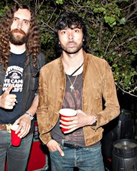Justice offre le single "Safe and Sound" en téléchargement
