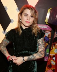 Coeur de Pirate tacle le patriarcat dans T'es Belle, son hymne féministe