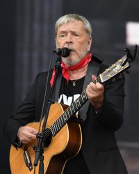 Renaud : pourquoi il a fait le choix d'écrire "très vite" son nouvel album