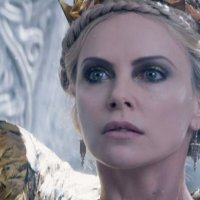 Le Chasseur et la reine des glaces - bande annonce 2 - VOST - (2016)