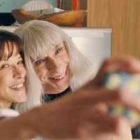 Mme Mills, une voisine si parfaite - Bande annonce 1 - VF - (2018)
