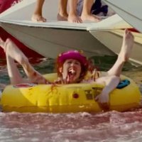 Piranha 3D - Extrait 20 - VF - (2010)