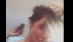 Cancer : Shannen Doherty "riait à travers ses larmes" le jour où elle a rasé ses cheveux