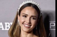Jessica Alba se fait maquiller par sa fille de 8 ans