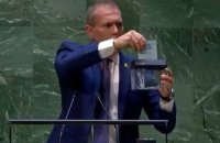 L’ambassadeur d’Israël détruit la Charte de l’ONU, après un vote symbolique sur l’adhésion de la Palestine