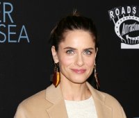 Amanda Peet