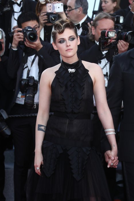 Kristen Stewart, noir c'est noir Kristen Stewart, noir c'est noir
