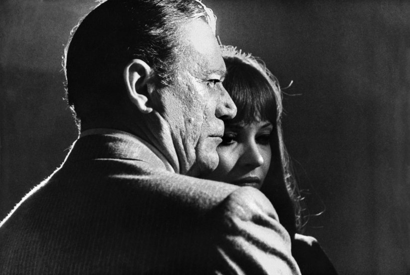 "Alphaville, une étrange aventure de Lemmy Caution" (1965) "Alphaville, une étrange aventure de Lemmy Caution" (1965)