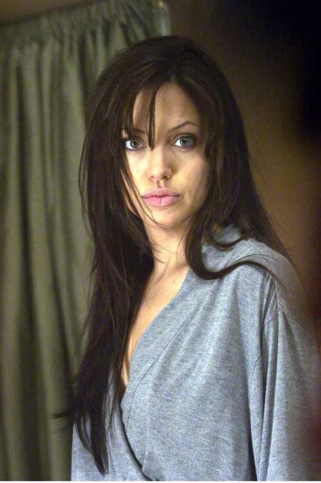 Angelina Jolie : la scène de sexe de "Taking Lives" Angelina Jolie : la scène de sexe de "Taking Lives"