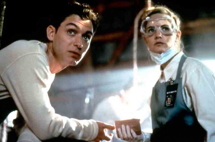 "Existenz" de David Cronenberg (1999) "Existenz" de David Cronenberg (1999)