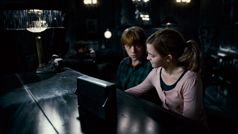 Emma Watson et Rupert Grint dans "Harry Potter et les reliques de la mort - Partie 2" Emma Watson et Rupert Grint dans "Harry Potter et les reliques de la mort - Partie 2"