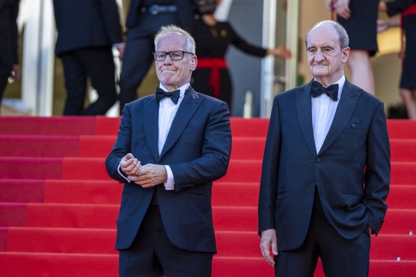 Thierry Frémaux et Pierre Lescure dans un costume similaire Thierry Frémaux et Pierre Lescure dans un costume similaire