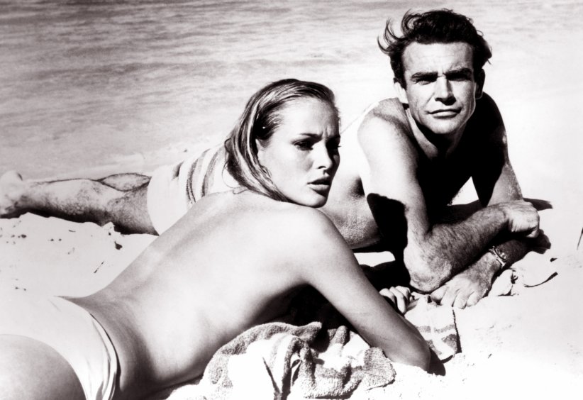"Bond. James Bond", la réplique culte prononcée avec l'aide de l'alcool "Bond. James Bond", la réplique culte prononcée avec l'aide de l'alcool