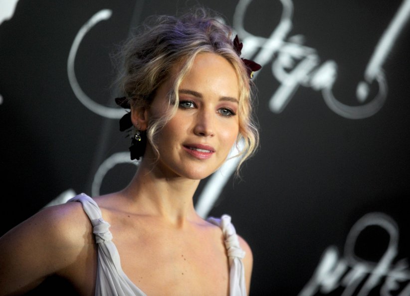 Jennifer Lawrence : une promenade en famille Jennifer Lawrence : une promenade en famille