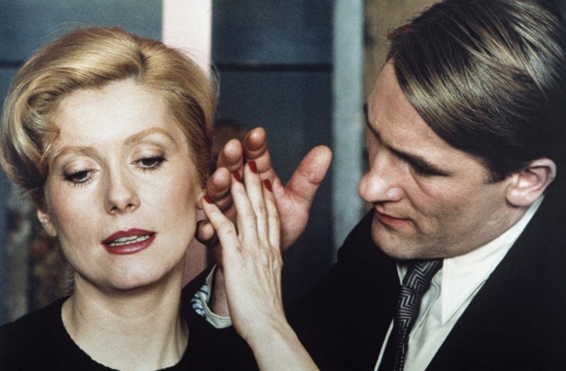 Face à Catherine Deneuve dans "Le Dernier métro" (1980) Face à Catherine Deneuve dans "Le Dernier métro" (1980)