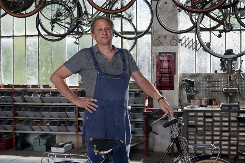 Raoul Taburin (2019) : l'art de vendre des vélos sans savoir en faire Raoul Taburin (2019) : l'art de vendre des vélos sans savoir en faire