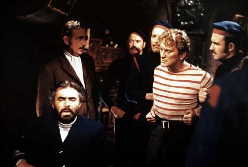 Disney emmène Kirk Douglas "20 000 lieux sous les mers" Disney emmène Kirk Douglas "20 000 lieux sous les mers"