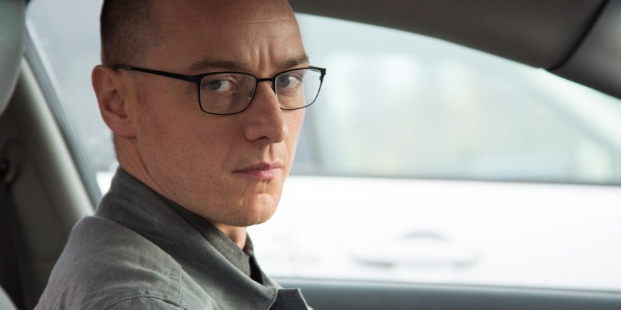 James McAvoy dans l'une de ses 23 personnalités du thriller
