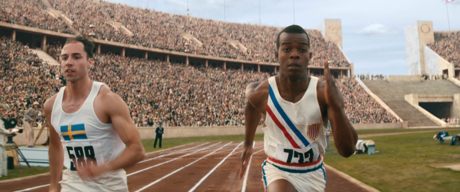 Stephan James sous les traits de l'athlète Jesse Owens pour 