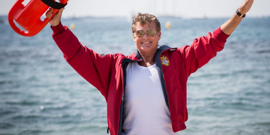 David Hasselhoff semble déjà motivé à retrouver les plages de Malibu