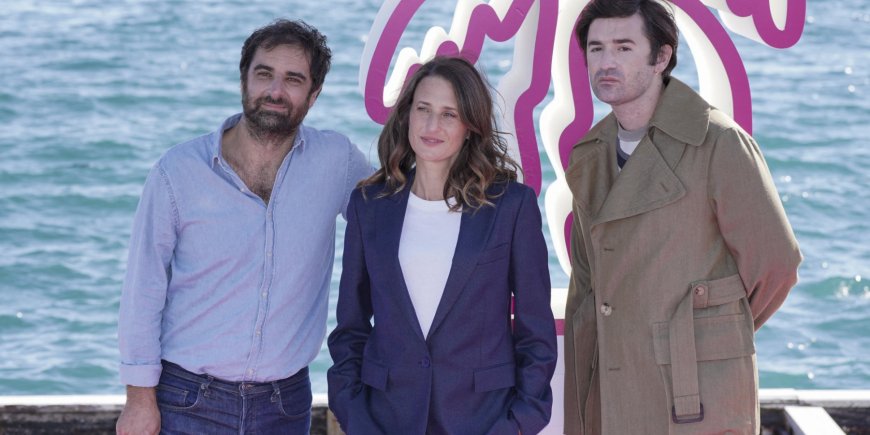 Grégory Montel, Camille Cottin et Nicolas Maury lors du photocall de