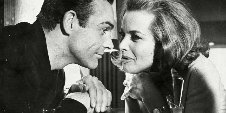 Sean Connery et Honor Blackman sur le tournage du James Bond