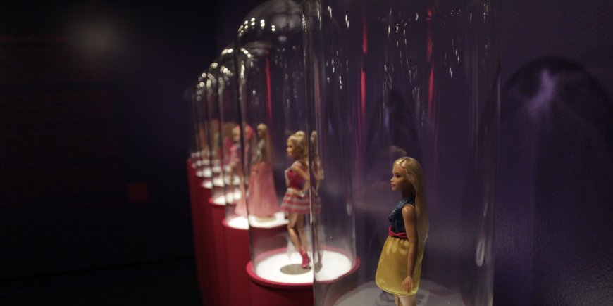 Exposition de poupées Barbie pour Barbie, plus qu'une poupée à la Fundacion Canal à Madrid, le 15 février 2017.