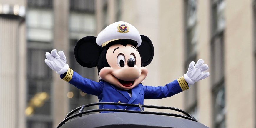 Personnage de Mickey Mouse durant la Macy's Thanksgiving Day Parade, à New York, le 25 novembre 2021.