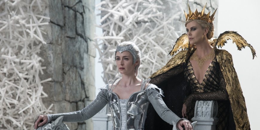 Le Chasseur et la Reine des glaces est la suite de Blanche-Neige et le chasseur