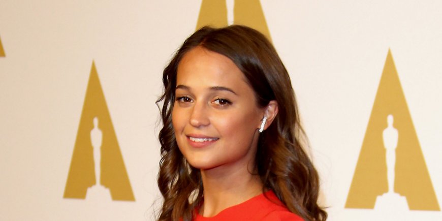 Alicia Vikander sur le tapis rouge du 88th Annual Academy Awards Nominee Luncheon à Los Angeles en février 2016