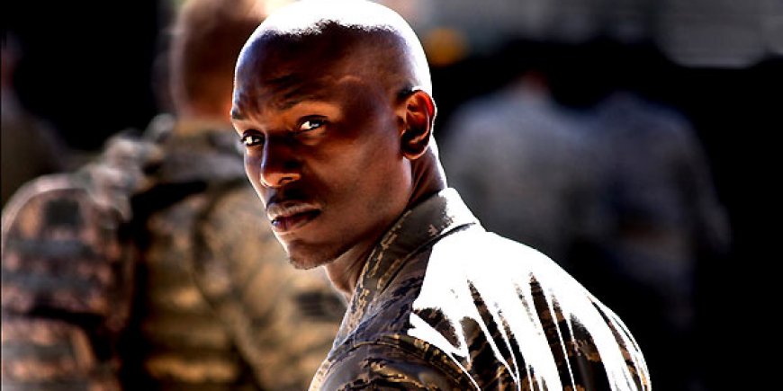 Tyrese Gibson dans son costume de Robert Epps pour Transformers 2 : la Revanche