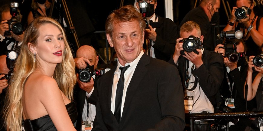 Dylan Penn et Sean Penn lors de la montée des marches de